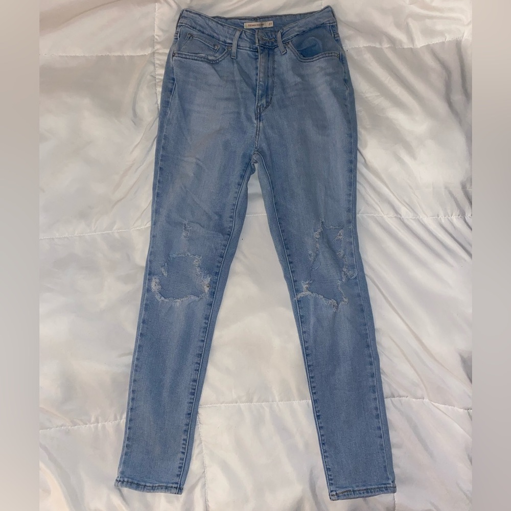 Levis High Rise Skinny jeans size 27